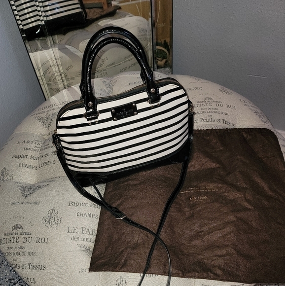 Kate Spade ♠️ Handbag - Picture 3 of 8